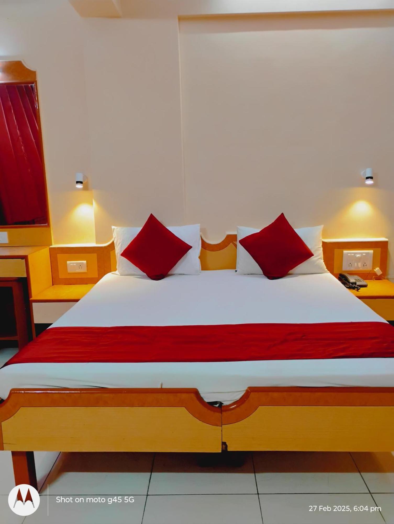 Saigal Hotel Bombaj